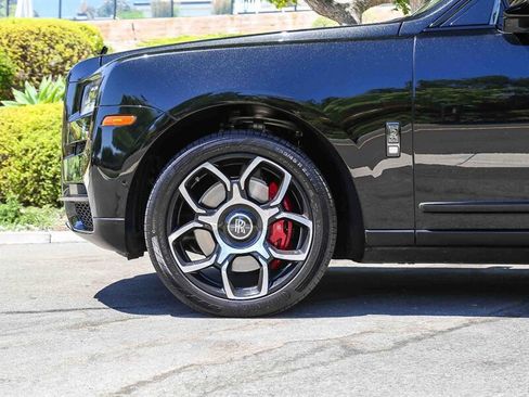 Used 2021 Rolls-Royce Cullinan Black Badge AWD/4WD image 25