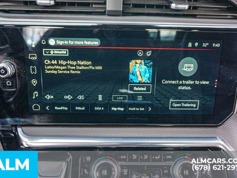 Used 2025 GMC Sierra 3500 Denali w/ Technology Package image 38