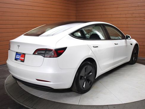 Used 2023 Tesla Model 3 Standard Range image 2