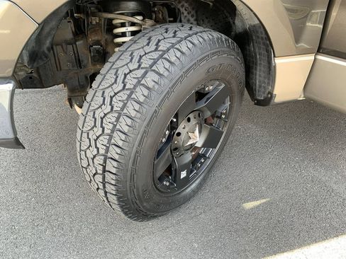 Used 2005 Ford F150 XLT AWD/4WD image 11