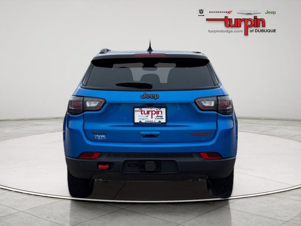Used 2025 Jeep Compass Trailhawk w/ Trailhawk Elite Group AWD/4WD image 4