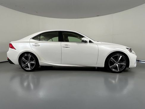 Used 2017 Lexus IS 300 AWD image 8