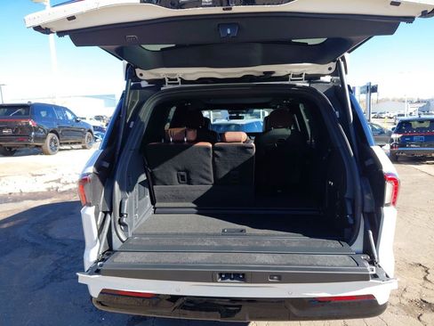 New 2025 Lincoln Navigator Reserve image 33