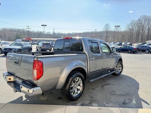 Used 2019 Nissan Frontier SL image 4