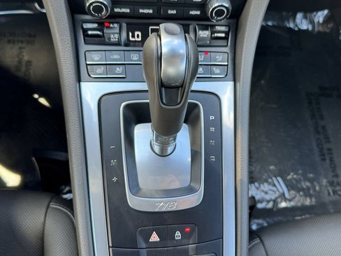 Used 2022 Porsche 718 Cayman w/ Premium Package RWD image 31