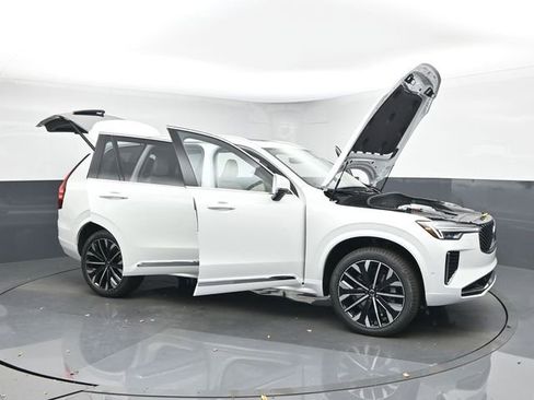 New 2026 Volvo XC90 B6 Ultra w/ Protection Package image 54