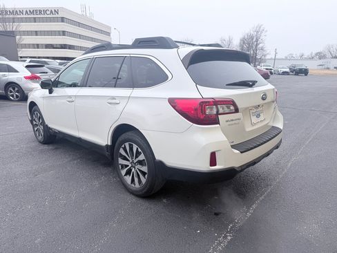 Used 2015 Subaru Outback 2.5i Limited image 3