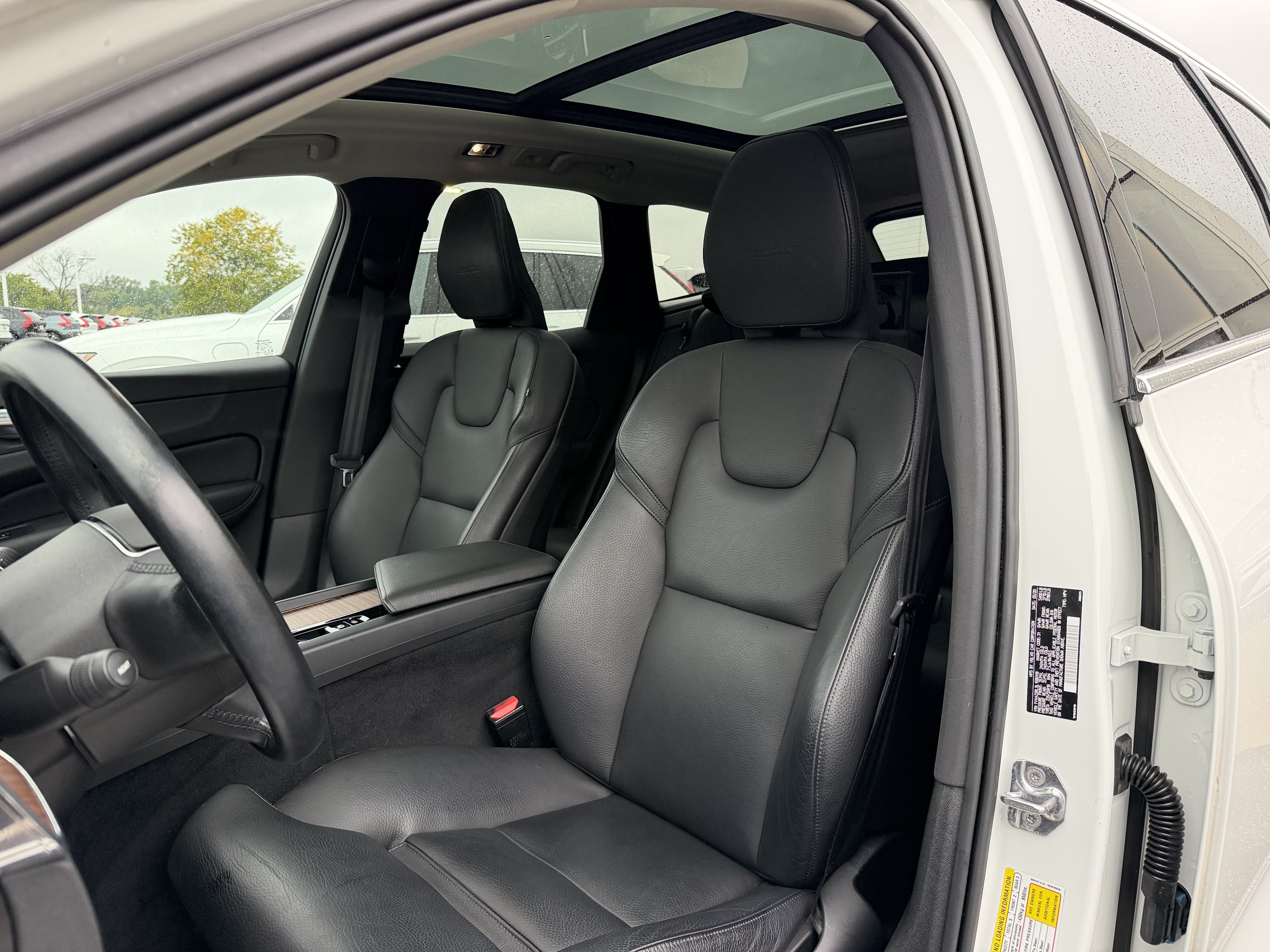 Used 2020 Volvo XC60 T6 Inscription AWD/4WD image 8