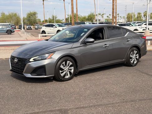 Certified 2023 Nissan Altima 2.5 S FWD image 2