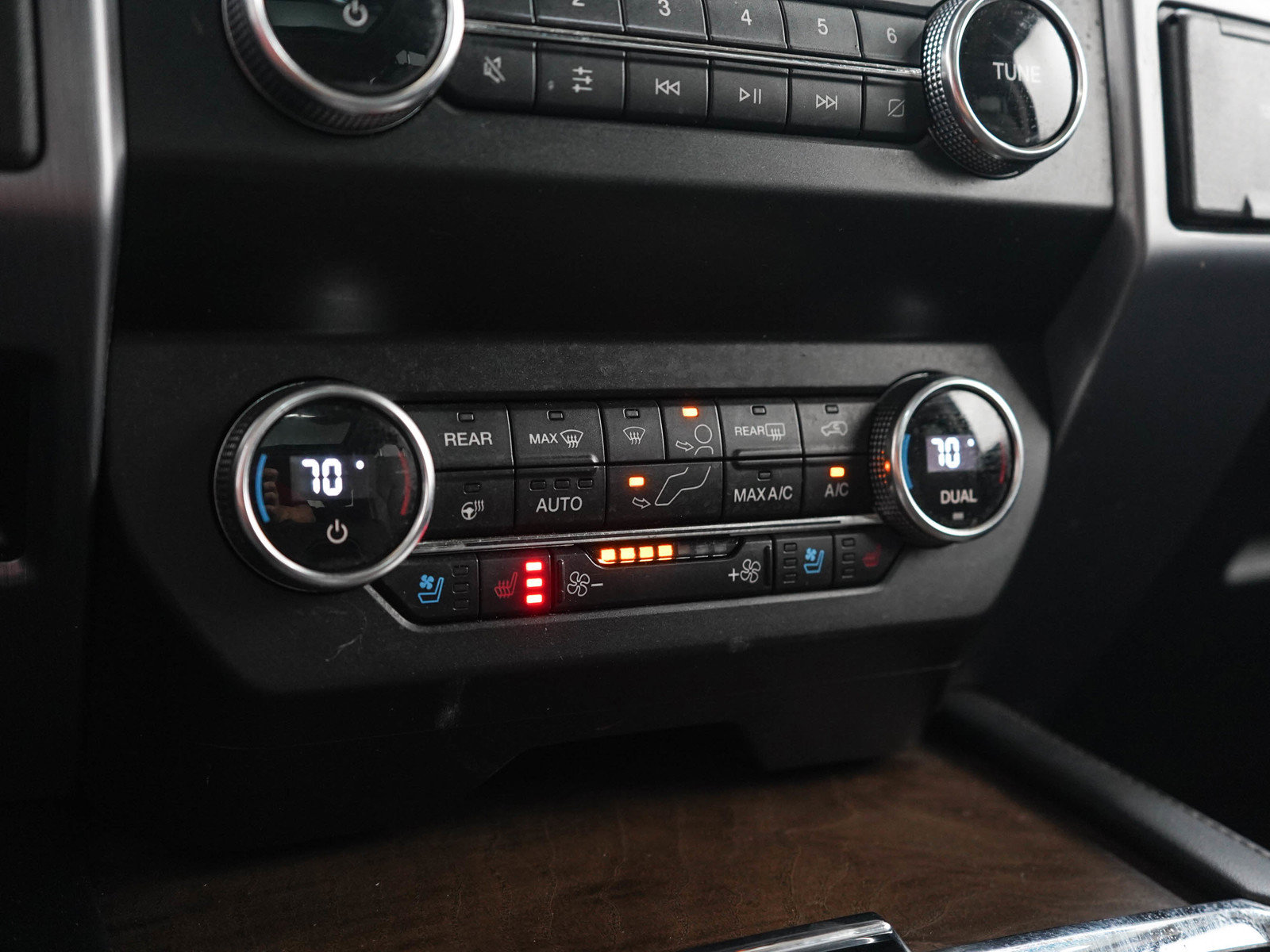 Used 2019 Ford Expedition Platinum AWD/4WD image 23