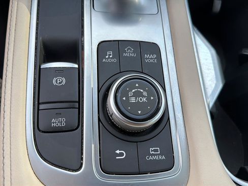 Used 2023 INFINITI QX60 Sensory w/ Vision Package AWD/4WD image 17