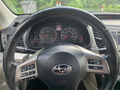 Used 2013 Subaru Legacy 2.5i Premium w/ All-Weather Pkg AWD/4WD image 15