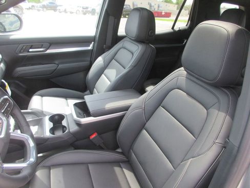 New 2026 GMC Terrain Elevation w/ Elevation Premium Package AWD/4WD image 11