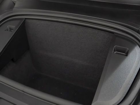 Certified 2023 Porsche Taycan image 15