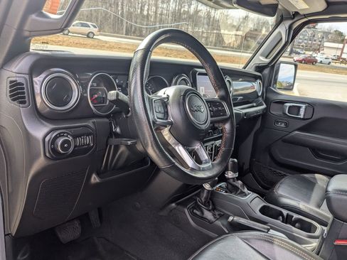 Used 2022 Jeep Wrangler Unlimited Rubicon w/ Xtreme Recon 35" Tire Package image 11