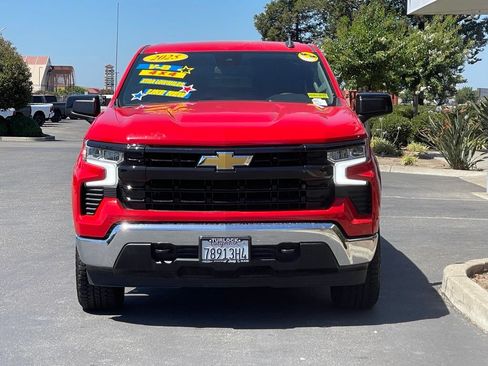 Used 2025 Chevrolet Silverado 1500 LT AWD/4WD image 2