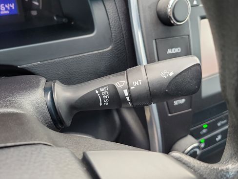 Used 2015 Toyota Camry LE image 29