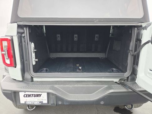 Used 2023 Ford Bronco Badlands w/ Sasquatch Package image 14