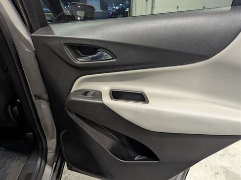 Used 2019 Chevrolet Equinox LT image 16