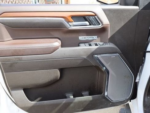 Used 2023 GMC Sierra 1500 Denali AWD/4WD image 18