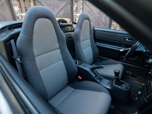 Used 2001 Toyota MR2 Spyder image 39