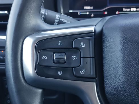 Used 2023 Chevrolet Suburban Premier image 17