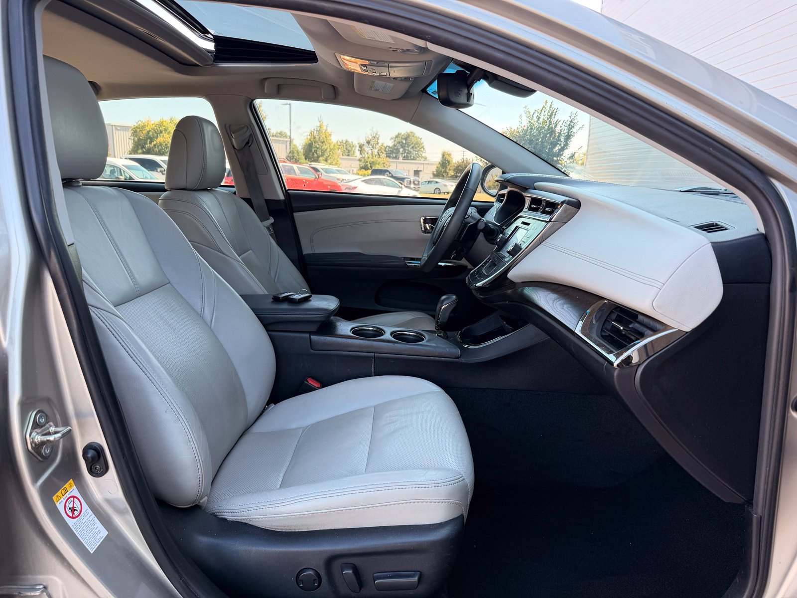 Used 2016 Toyota Avalon Limited w/ Toyota Safety Sense Package FWD image 26