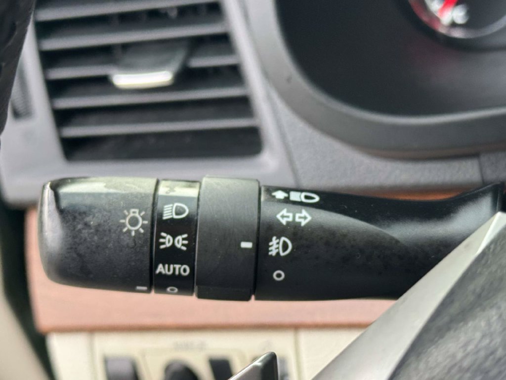 Used 2013 Subaru Outback 3.6R Limited AWD/4WD image 25