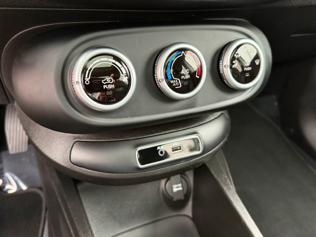 Used 2017 FIAT 500X Trekking FWD image 14