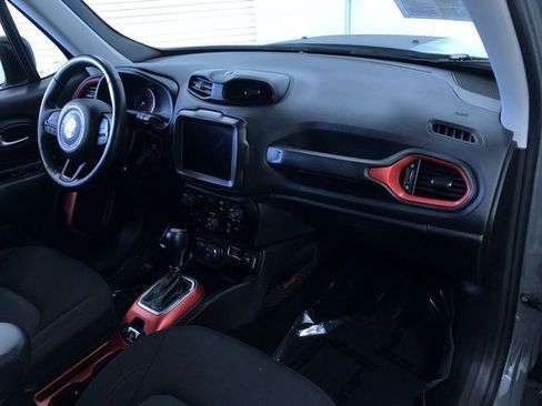 Used 2022 Jeep Renegade Trailhawk w/ Trailer Tow Group image 25