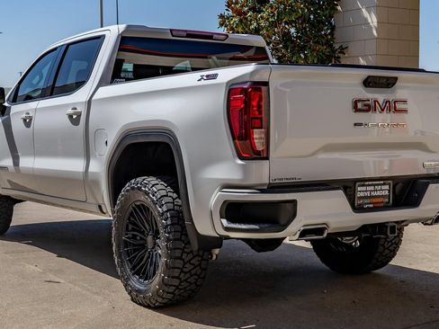 Used 2025 GMC Sierra 1500 Elevation w/ X31 Off-Road Package AWD/4WD image 4