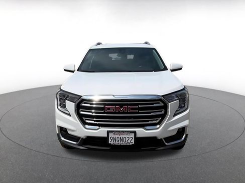 Used 2024 GMC Terrain SLT AWD/4WD image 4