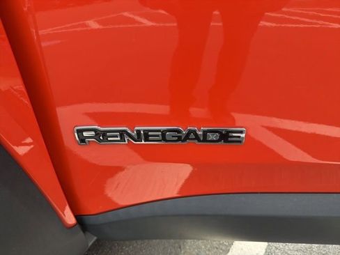 Used 2020 Jeep Renegade Latitude w/ Cold Weather Group image 27