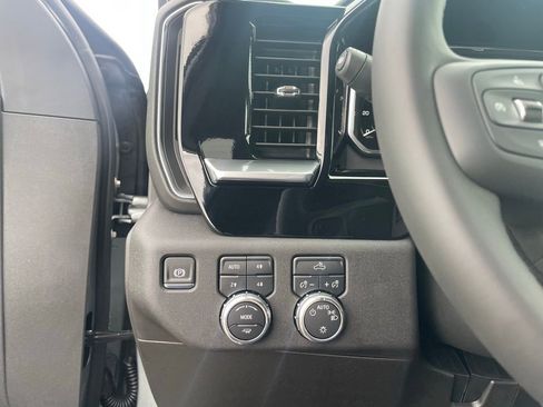 New 2026 GMC Sierra 1500 SLE w/ X31 Off-Road Package image 18