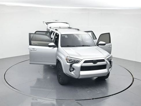 Used 2022 Toyota 4Runner SR5 AWD/4WD image 47