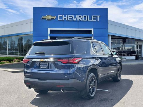 Certified 2023 Chevrolet Traverse LT w/ Rear Camera Mirror Package AWD/4WD image 4