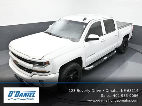 Used 2017 Chevrolet Silverado 1500 LT w/ All Star Edition AWD/4WD image 21