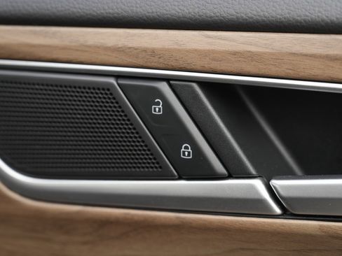 Used 2024 Volkswagen Atlas SE image 36