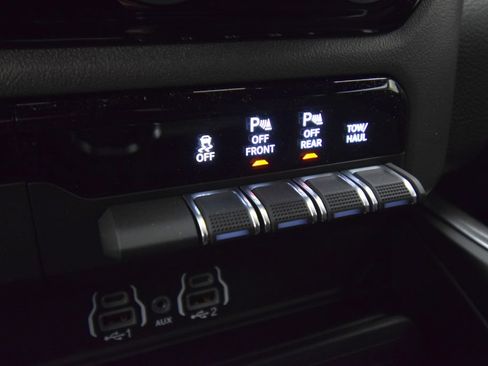 New 2026 RAM 1500 4x4 Crew Cab image 24