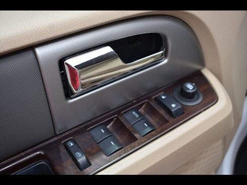 Used 2013 Ford Expedition EL XLT image 19