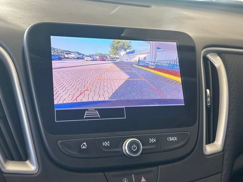 Used 2025 Chevrolet Malibu LT FWD image 11