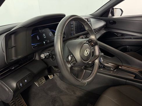 Used 2025 Hyundai Elantra Sport image 20