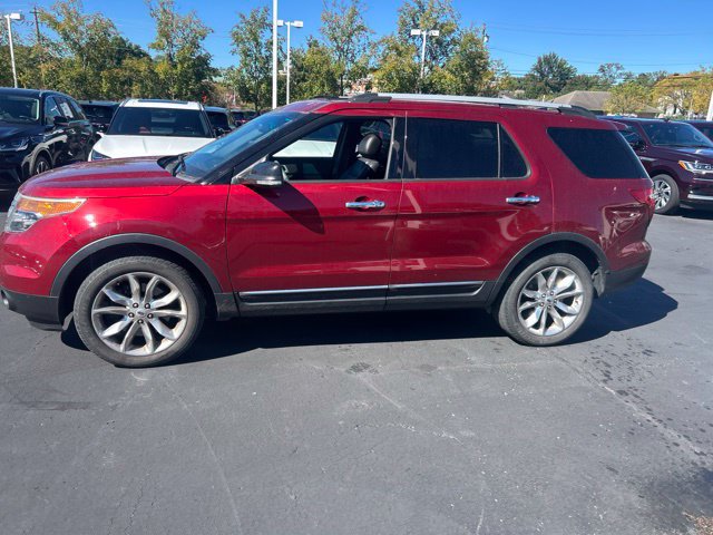 Used 2015 Ford Explorer XLT w/ Equipment Group 202A AWD/4WD image 4