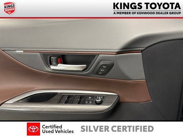 Used 2021 Toyota Venza Limited w/ Advanced Technology Package AWD/4WD image 29