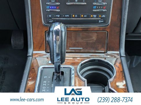Used 2017 Lincoln Navigator Select RWD image 17