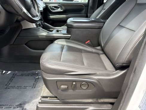 Used 2022 Chevrolet Tahoe LT w/ Luxury Package AWD/4WD image 18