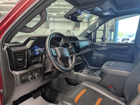 Used 2024 GMC Sierra 2500 AT4 w/ AT4 Premium Plus Package AWD/4WD image 15