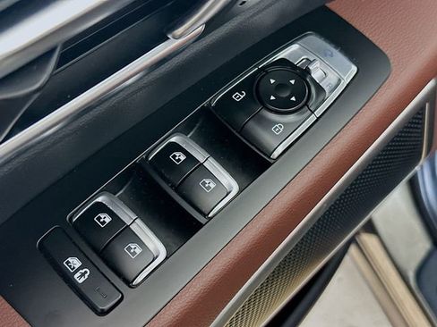 Used 2023 Kia Telluride EX w/ EX Captain's Chair Package image 8