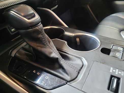 Used 2021 Toyota Highlander XLE FWD image 26