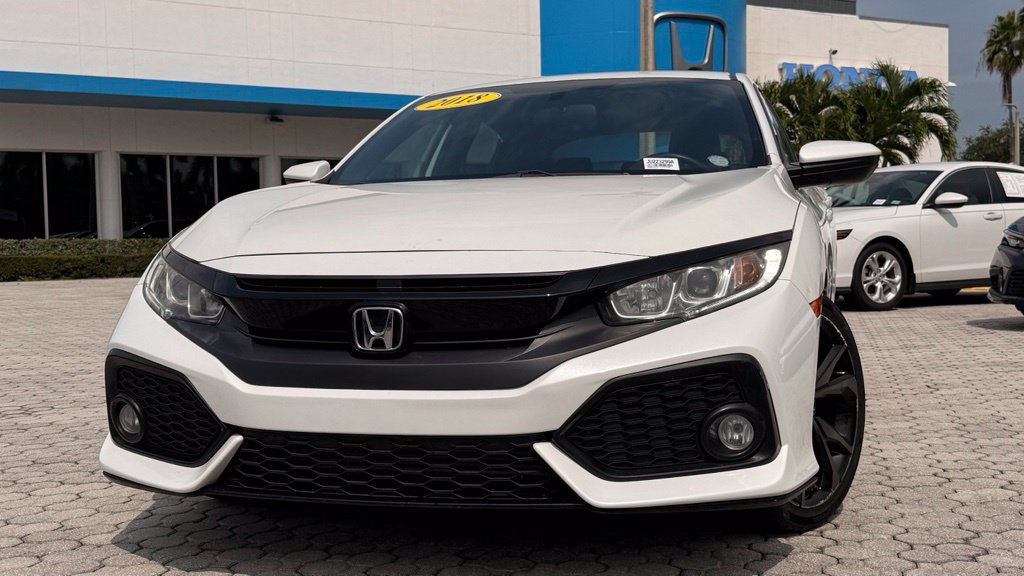 Used 2018 Honda Civic Sport image 2